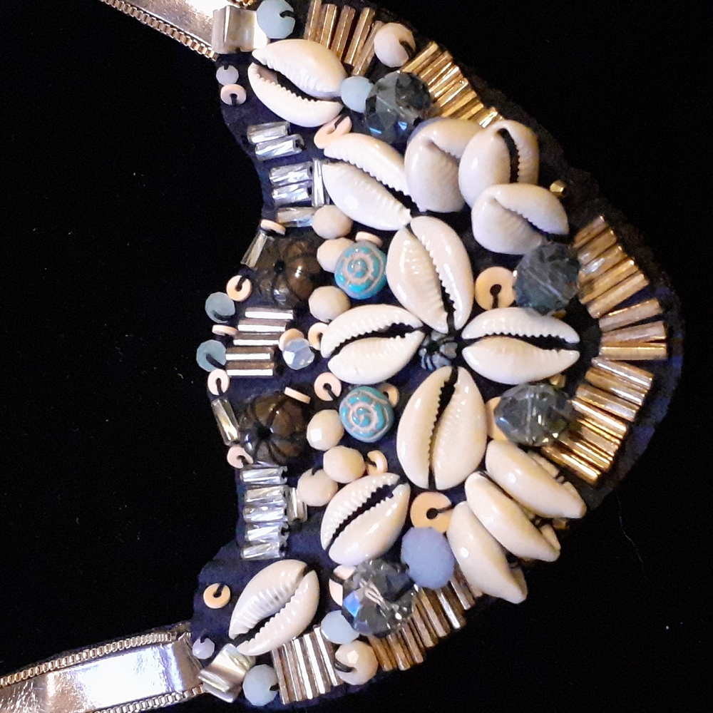 Seashell collar necklace